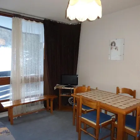 Confortable Pour 4 Au Sauze, Balcon, Parking - Fr-1-804-11 *
