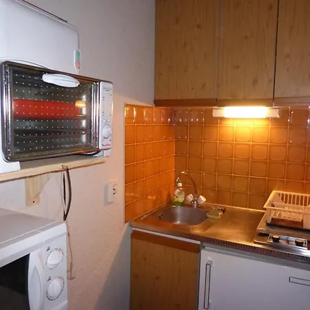 Confortable Pour 4 Au Sauze, Balcon, Parking - Fr-1-804-11 * Le Sauze